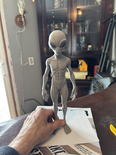 Grey alien action figure - alien,