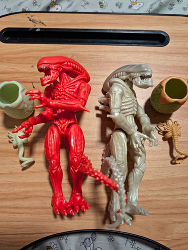 Aliens lot alien creature - of,